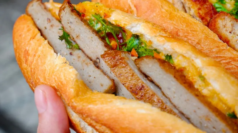 Bánh mì chả cá